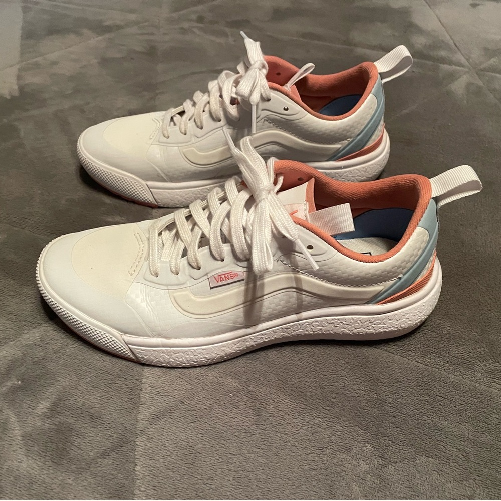 Vans ultra range shoe